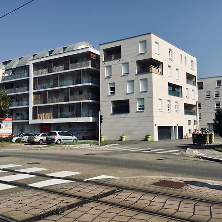 Le T2 Appartement Moderne Avec Terrasse Et Parking Straßburg Exterior foto